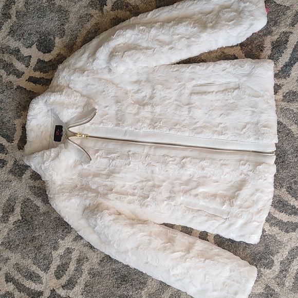 Iz Byer Other - IZ BYER Girls Faux Fur Coat Size 14 Vanilla